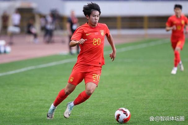 kiểu tóc cho mặt tròn